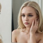 Аутоагрессия: насколько вредна мода на неприятие себя?